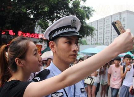 林志玲佟大为玩SM图片