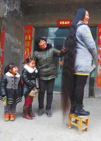 女子18年未剪过<em>头发</em>长度近两米因觉得<em>剪发</em>太