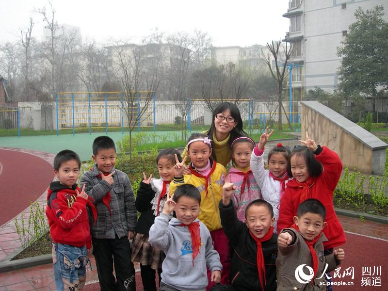 70<em>后美女</em>老师:孩子们就是<em>我的</em>亲生儿女【2】