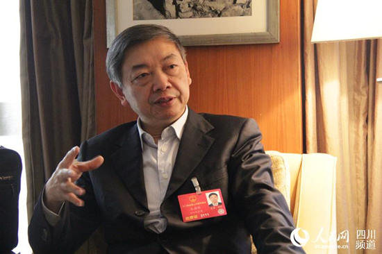  王海林在接受人民網記者採訪（王洪江攝）