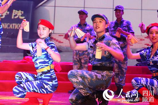 希望教育集团8所院校师生同台庆祝建党95周年。