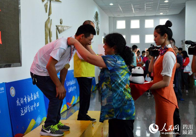 成都市第八届残运会射击比赛颁奖仪式在锦江区