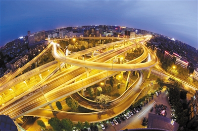 成都:以五大发展理念引领 加快国家中心城市建