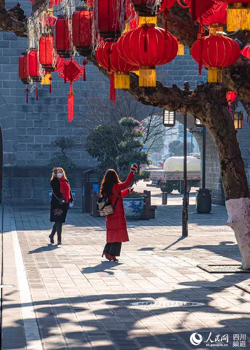 2020年1月29日，成都都江堰市宣化門附近游客日漸稀少。（ 唐正茂 攝）