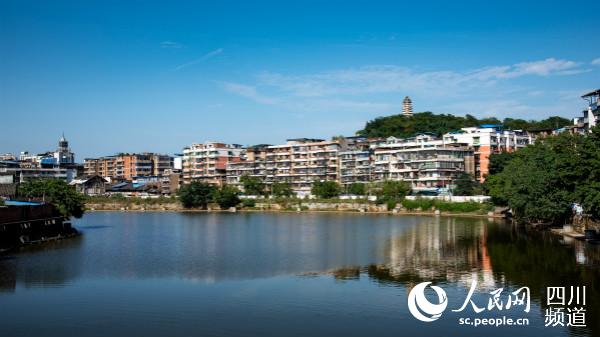 水清景美旭水河。蔣兵攝