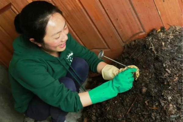 环保bob电竞志愿者用青春一直追寻着关于蓉城的绿色梦想(图2)