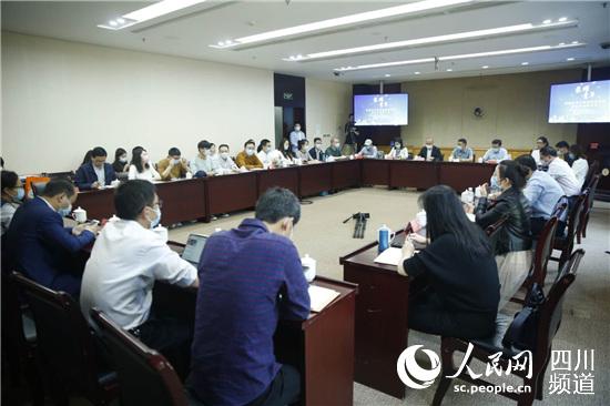“蓉耀青年”成都大学生新思想宣讲团成立动员大会在成都正式举行。成都市广播电视台供图