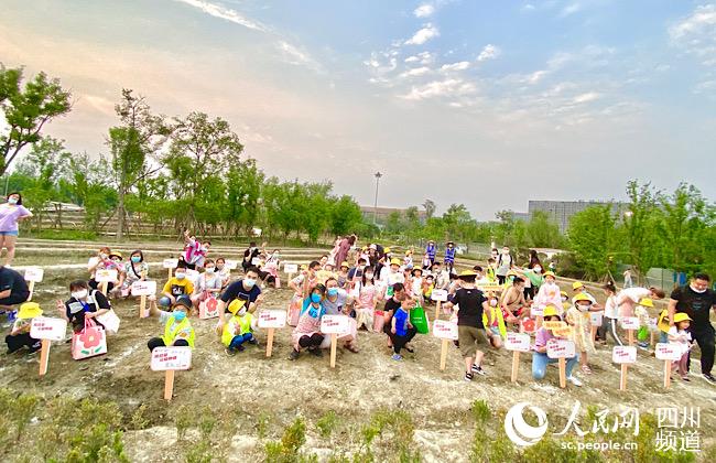 首屆天府芙蓉園國際燈彩節主題活動精彩不斷。武侯區委宣傳部供圖