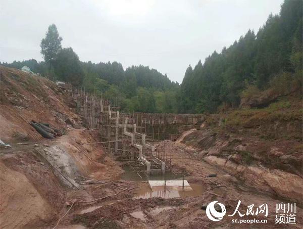 閬中市思依鎮鏵廠河村黑牛河漂流大峽谷漂流項目即將竣工。資料圖片