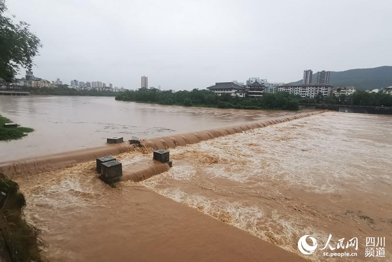 南河的水從東壩平橋漫水橋流入嘉陵江 廣元市委宣傳部供圖