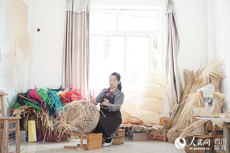 精編工藝，可以讓竹子價值倍增。郝立藝 攝