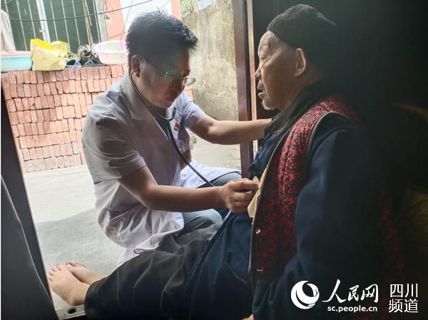 ʯ���ع���ҽԺ���Ÿ�Ѫѹ���Ʒ���ר���ŶӶӳ����ֵ��ݿ���ݿƴ�����Ϊ�ж�����Ĵ����ĳ�������ơ��Ű���ί��֯����ͼ