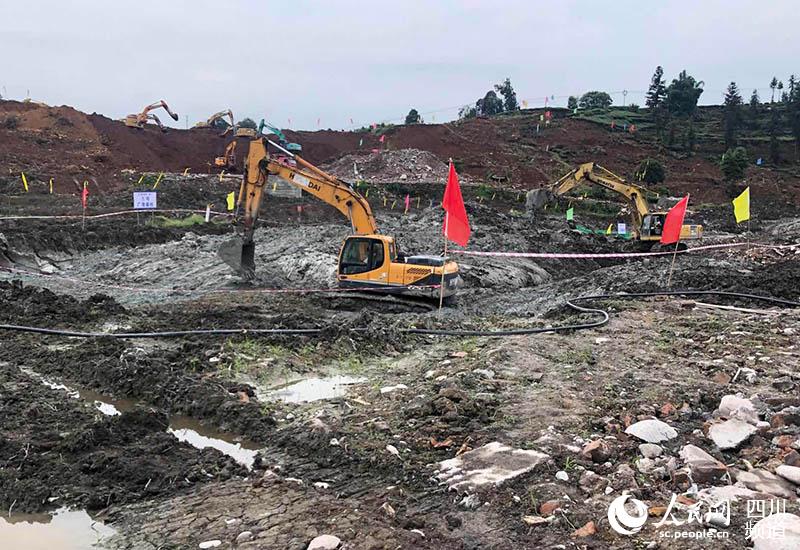 雨城區雅安金熊貓體育產業創新試驗區施工現場。秦菡 攝
