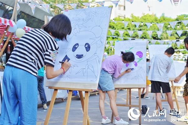 活动现场。红星路三十五号文化创意产业园供图