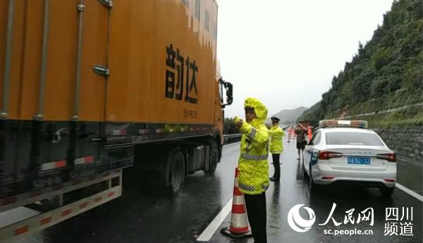������K1612������������ϣ�ʵ�е������С��Ĵ������ܶӸ��ٶ�֧��һ��ӹ�ͼ