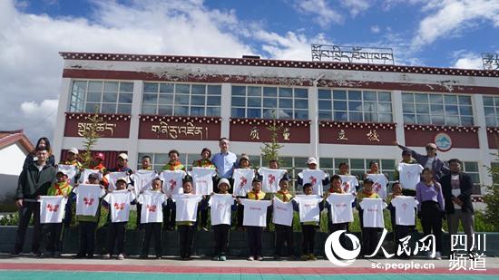 ���գ��Ĵ��Ļ���ýְҵѧԺ��׼��ƶ�������¹�ͬ�����������ڽ�����ƶ�Ϸ������ơ�����ģʽ������ƶ��ʩ���ʵ����ƶ�ɹ����ü����Ĵ��Ļ���ýְҵѧԺ��ͼ