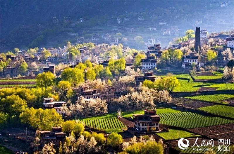 丹巴縣美景。丹巴外宣供圖