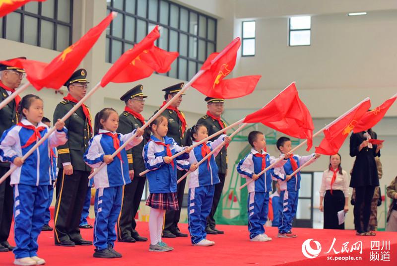 ���ȶ�Ա�ӹ��ж��졣���� ��