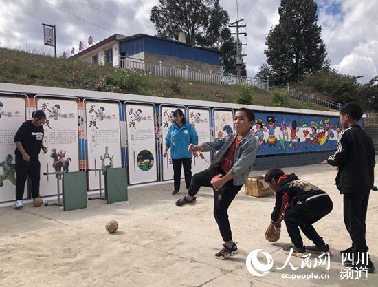體驗古代足球運動。成都武侯祠博物館供圖