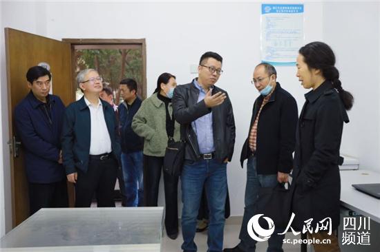 ���ר���쵼ǰ���Ĵ�ʡ��·��������о�Ժ���޹�˾�½����л��زι۵��м��������ҡ����췽��ͼ