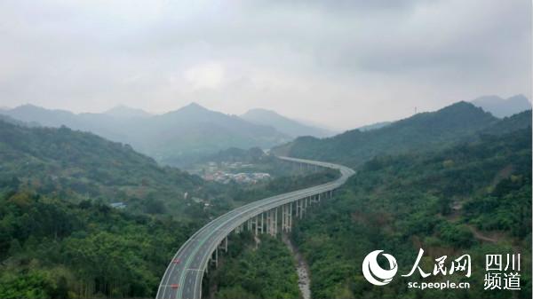 仁沐新高速石盤特大橋。四川交投集團供圖