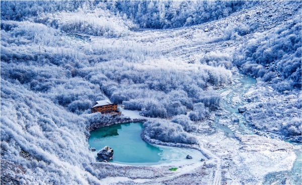 安逸四川·冬游甘孜 四川海螺沟冰川温泉旅游季启动