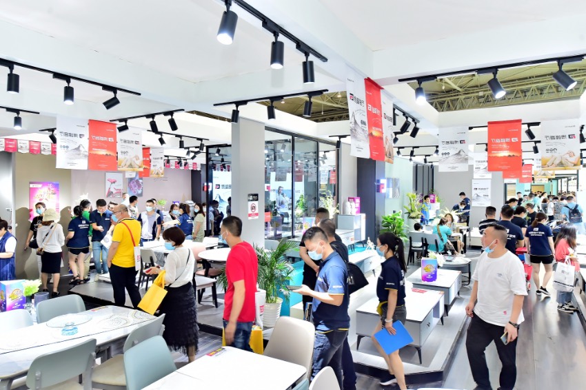 第22屆成都國際家具工業展覽會、2021成都國際家居生活展覽會現場。組委會供圖