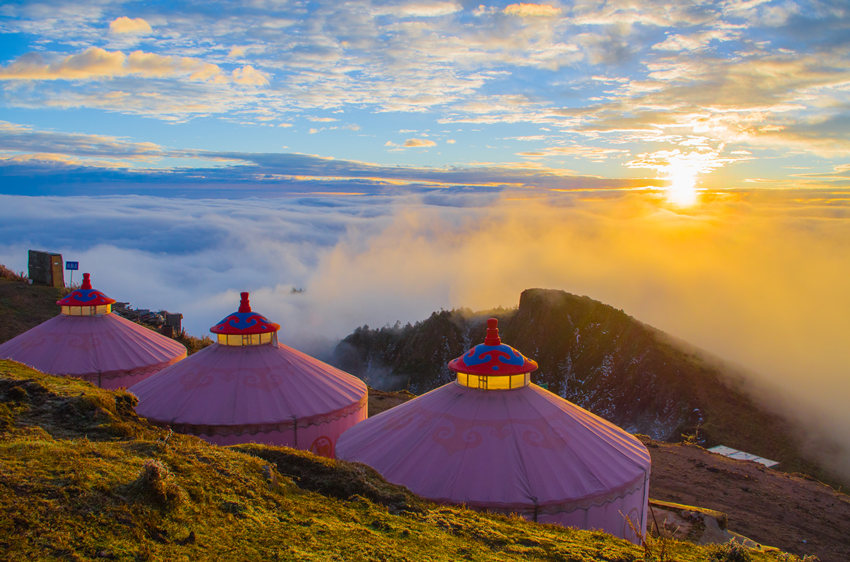 牛背山.荥经县文体旅局供图