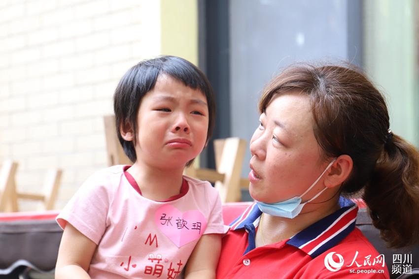 9��1�գ��ɶ������׶�԰��ѧ����������ڶ�ʮ���׶�԰����ʦ�������ֵ�����С���ѡ���������