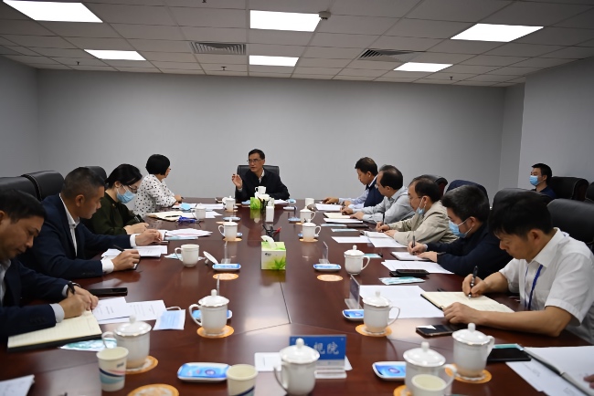 10月8日，郭亨孝到指揮部辦公室調研指導。四川省水利廳供圖