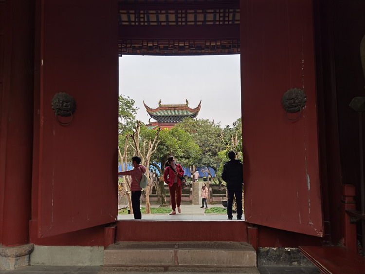 游客進入景區。崇州市文旅局供圖