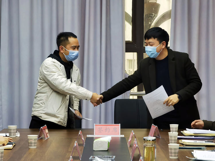 簽訂產銷合作框架協議。朝天區融媒體中心供圖