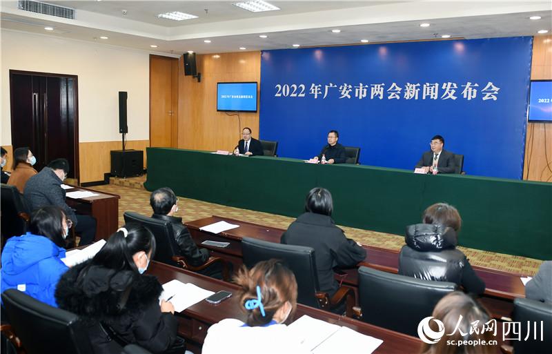 新闻发布会现场。贺樊丽摄