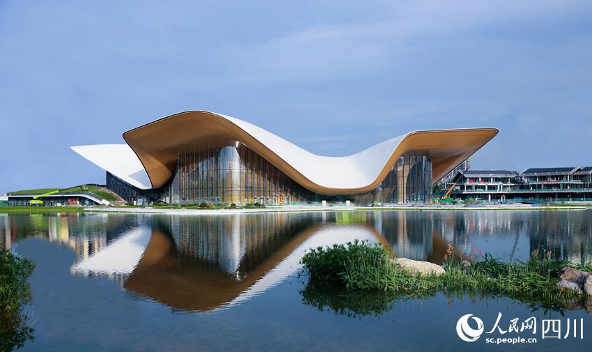 中國五冶承建的成都天府藝術公園。鄧超攝