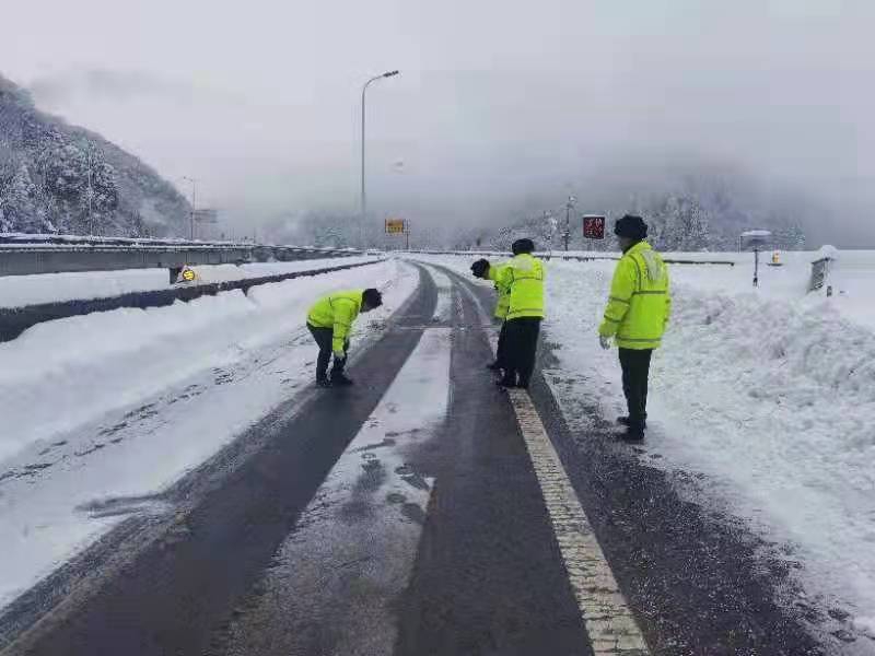 目前道路已經恢復通行。四川省交通運輸廳供圖