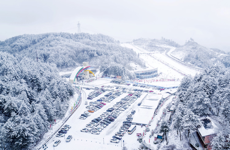 曾家山滑雪場。朝天區融媒體中心供圖