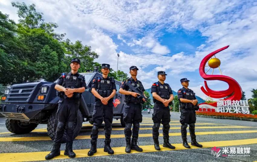 米易县人民警察。米易县融媒体中心供图