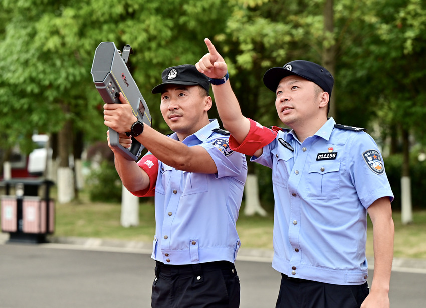 无人机反制演练。四川省公安厅供图