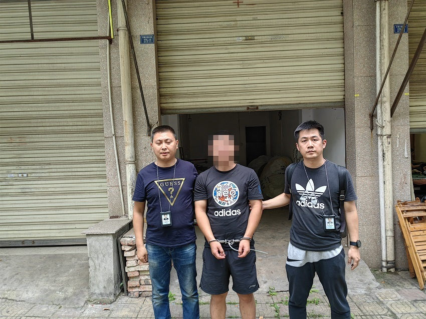 主犯陳某悅指認消贓地點。資陽市公安局供圖