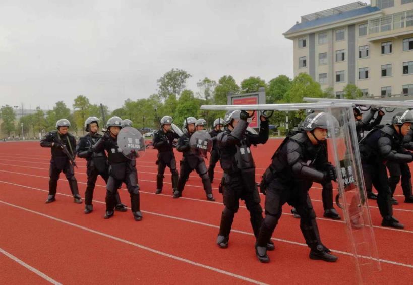 資陽公安特巡警開展“集訓周”專業力量訓練