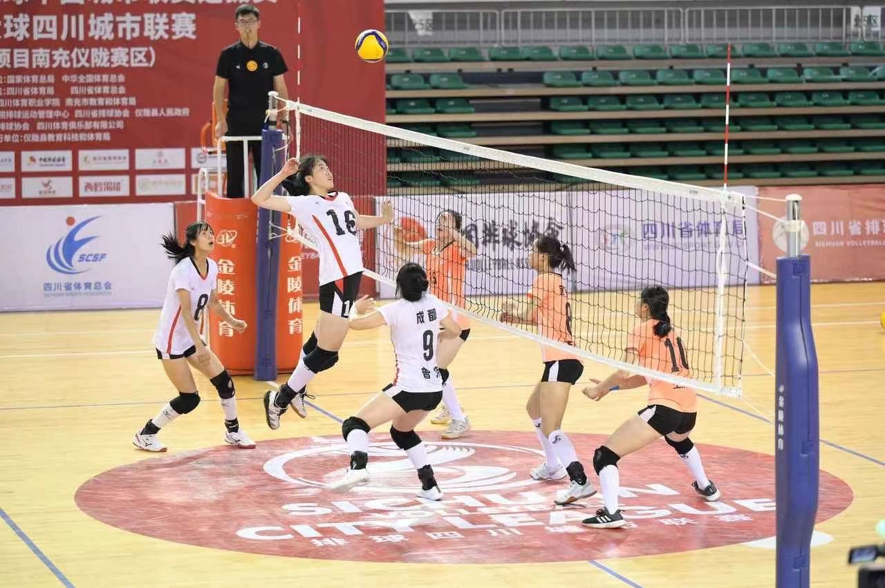 “體總杯”三大球中國城市聯賽選拔賽暨三大球四川城市聯賽（排球項目）四分之一決賽的比賽。四川省排球協會供圖