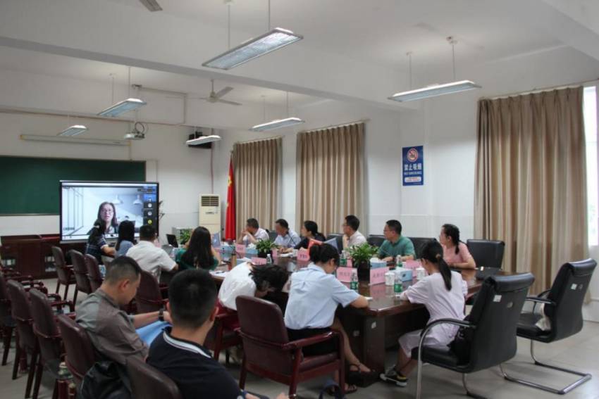 线下会议现场。冯忠友供图
