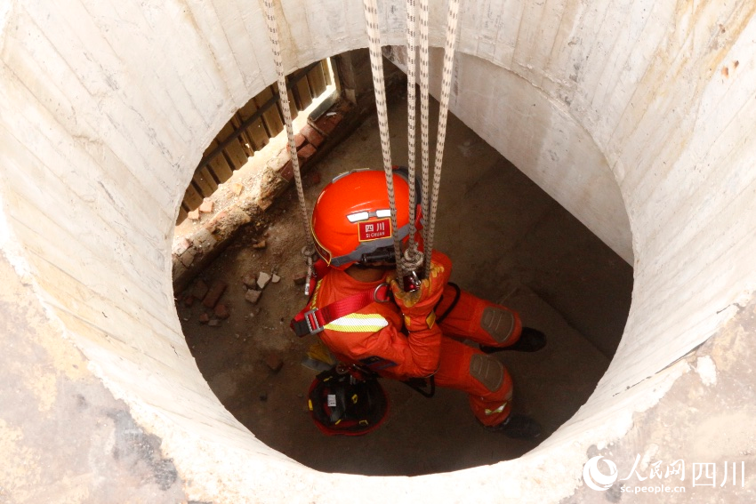 救援训练现场。曹建勇摄