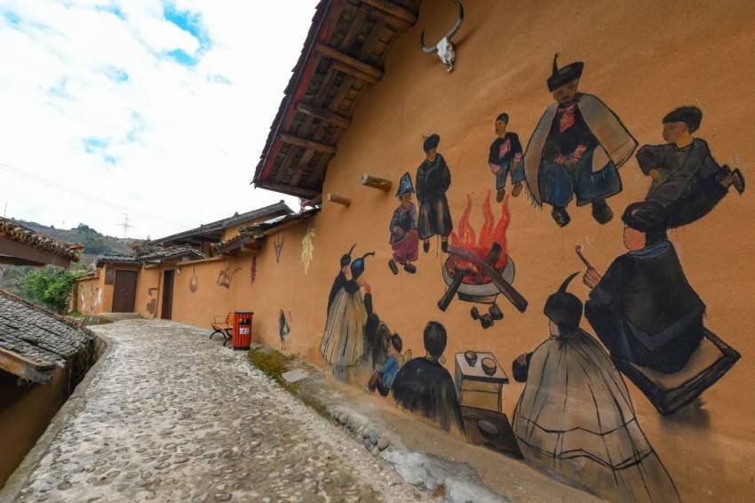 麻陇彝族建筑彩绘。米易县融媒体中心供图