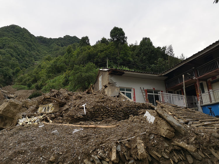 被泥石流冲毁的地方。青川县融媒体中心供图