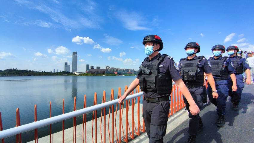 户外巡逻。成都市公安局天府新区分局供图