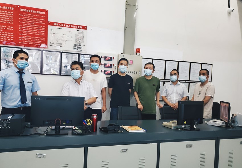 四川省烟草专卖局（公司）主要领导带队察看机关大楼疫情防控落实情况。四川省烟草专卖局供图