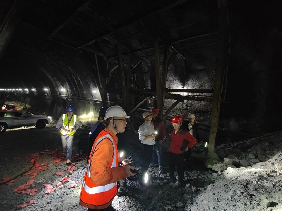 中国电建成都勘测设计研究院组建2支突击队开展硬梁包水电站震损排查。尹建辉摄