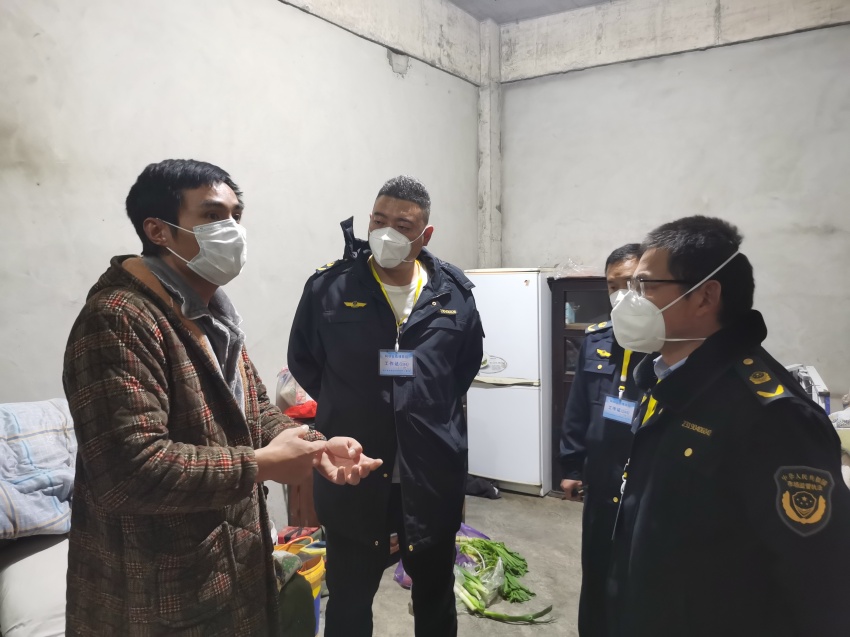 阿壩州阿壩縣市場監管局稽查大隊四級主任科員羅讓索朗。四川省市場監管局供圖