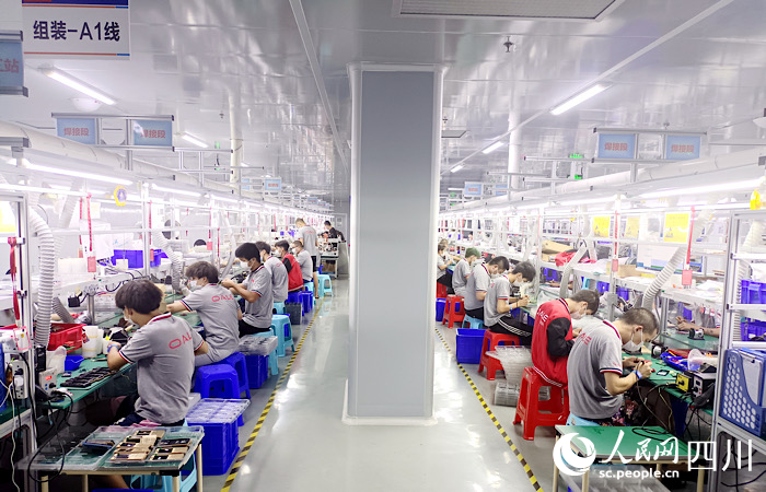 生產現場。鐘丹攝